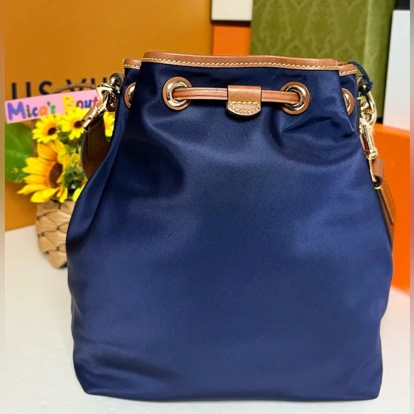 🆕DOONEY & BOURKE Drawstring Bucket Bag ~Navy blue~ - Picture 5 of 17